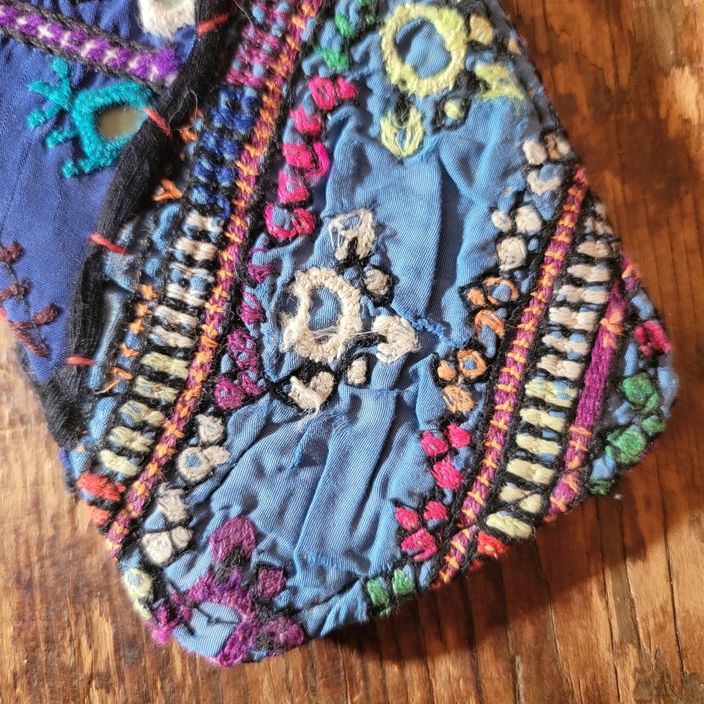 🌋👽 Free People Boho Embroidered Repurposed vtg banjara hippie Wallet card case - Picture 14 of 15